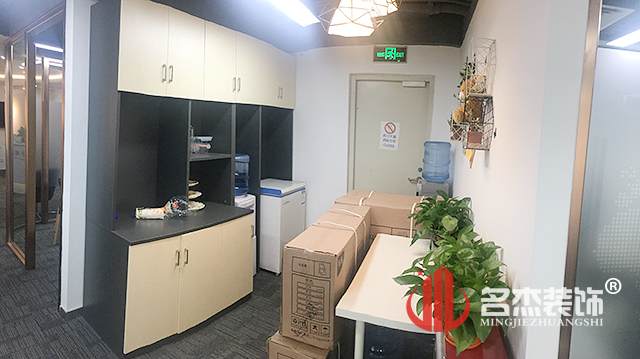 茶水間香草视频APP成人完工照.jpg