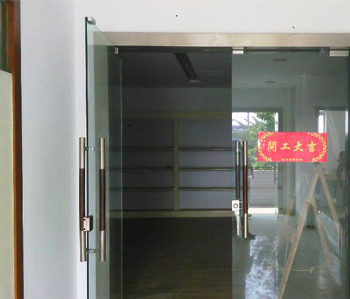 廣州千般就廠房辦公室香草视频APP成人項目開工啦！