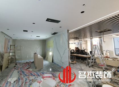 巡工地日記，南訊股份辦公室香草视频APP成人項目緊張進行中