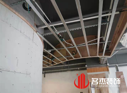 巡工地日記，鑒豐香精香料辦公室香草视频APP成人項目緊張進行中